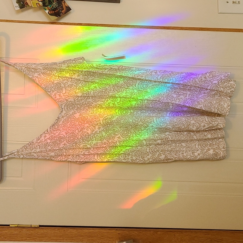 Old navy medium tank top white with tan flower pattern